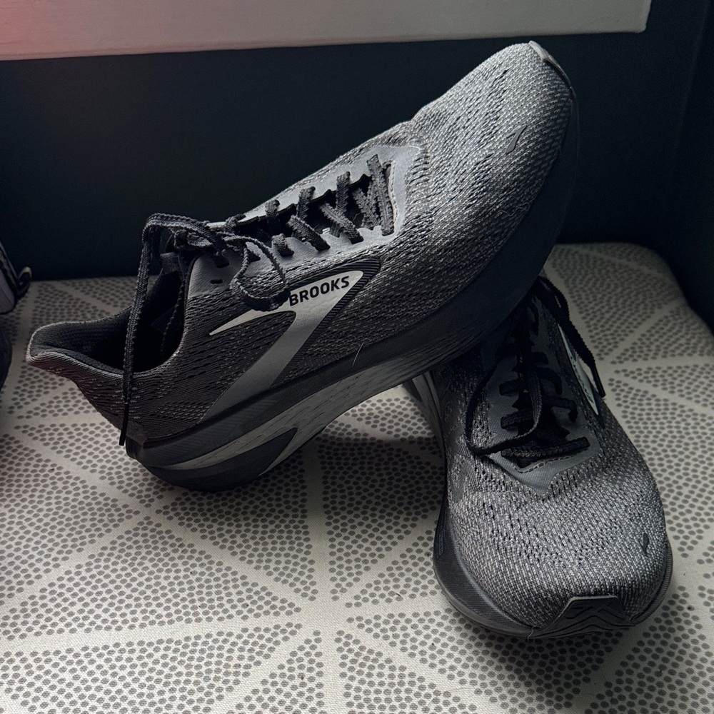 Brooks women’s Hyperion Running Shoes - Lightweight Performance